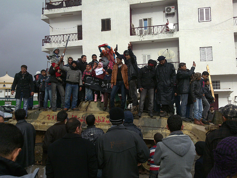 Celebrating_the_rebels_Al_Bayda_Libia_2011-02-25