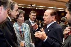 Berlusconi_consejo_europeo-26-10-11