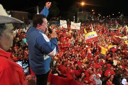 thumb_2012-09-16-Chavez_at_rally-chavezcandanga